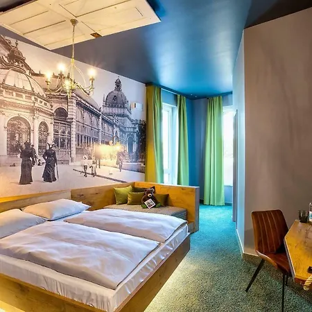 Tinytwice Hotel 3*